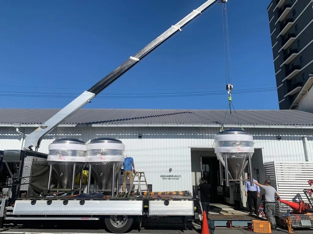 Japan Brewery : 3×1000L Beer Fermenters for KURASHIKI BREWING COMPANY 2 مصنع الجعة الياباني: 3 خزانات تخمير بيرة سعة 1000 لتر لكل منها لشركة «كوراشيكي بروينغ»