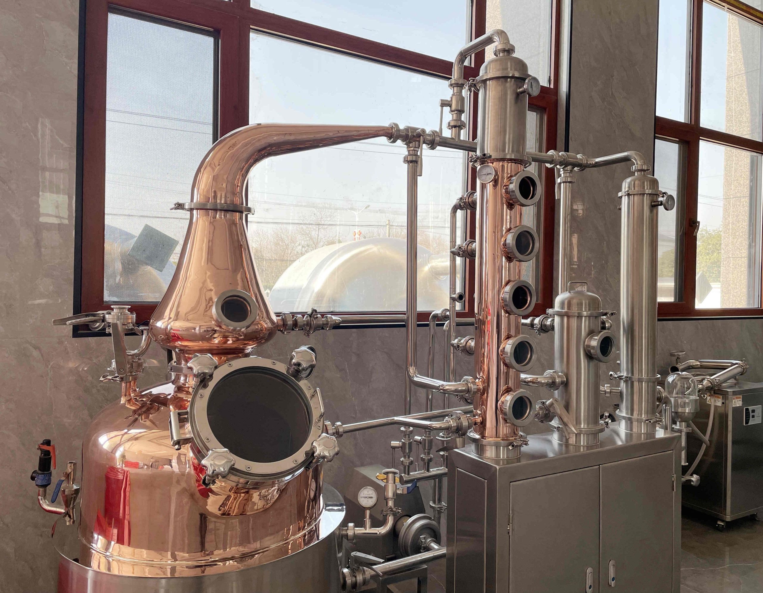 Rum Distillery Equipment and Fermentation Setup 1 100L multifunctional still suitable for small-batch rum distillation